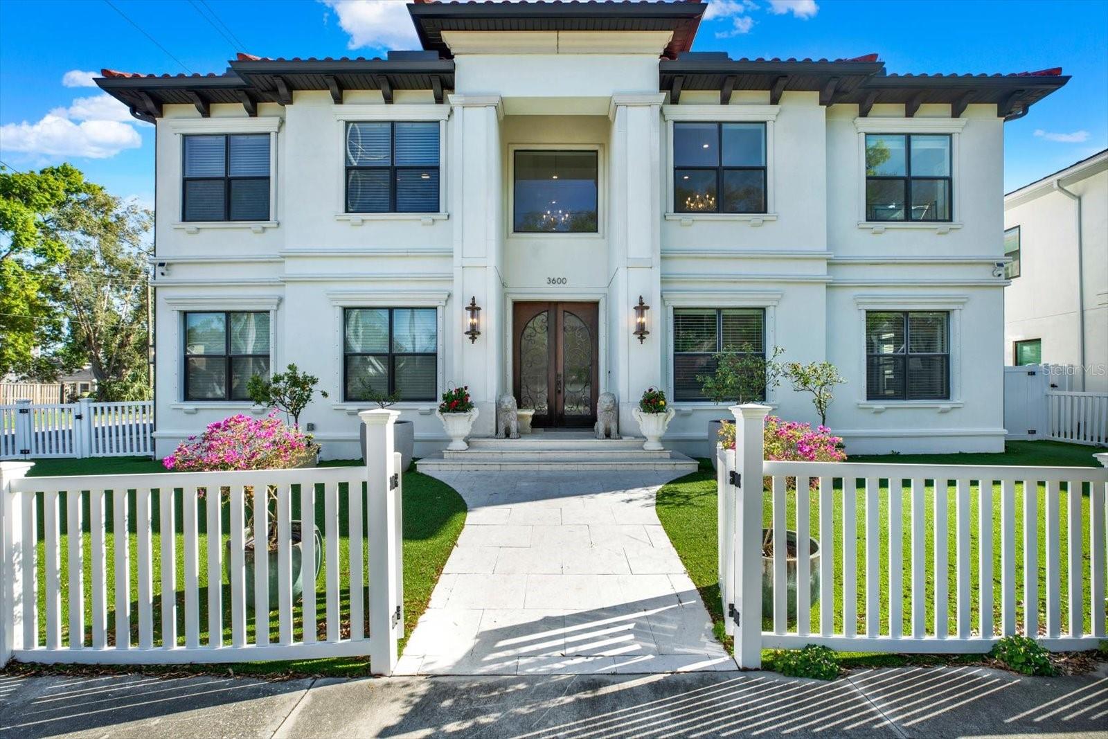 Single Family Residence in TAMPA, FL - Daniel Dourado