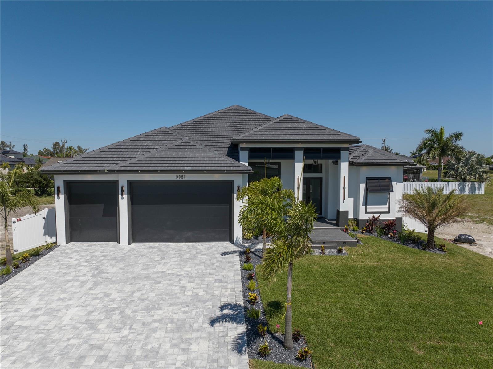 Single Family Residence em CAPE CORAL, FL - Daniel Dourado