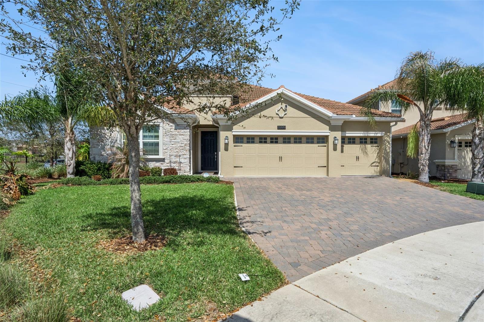 Single Family Residence in DAVENPORT, FL - Daniel Dourado