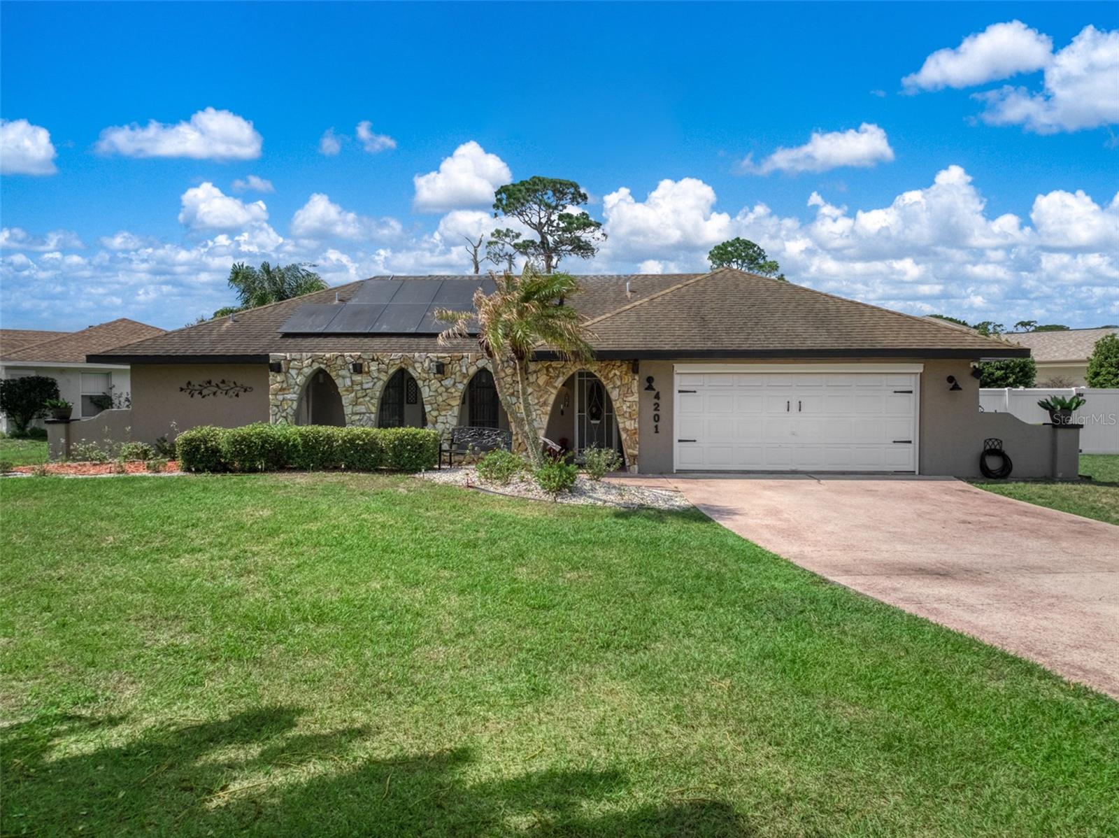 Single Family Residence in SEBRING, FL - Daniel Dourado