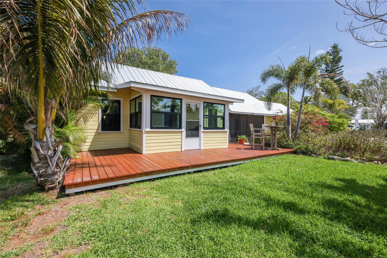 Single Family Residence in LONGBOAT KEY, FL - Daniel Dourado