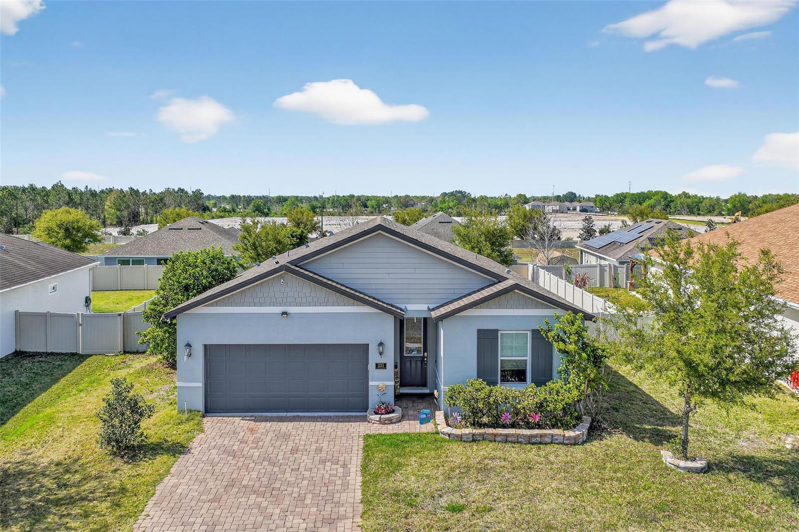 Single Family Residence in HOWEY IN THE HILLS, FL - Daniel Dourado