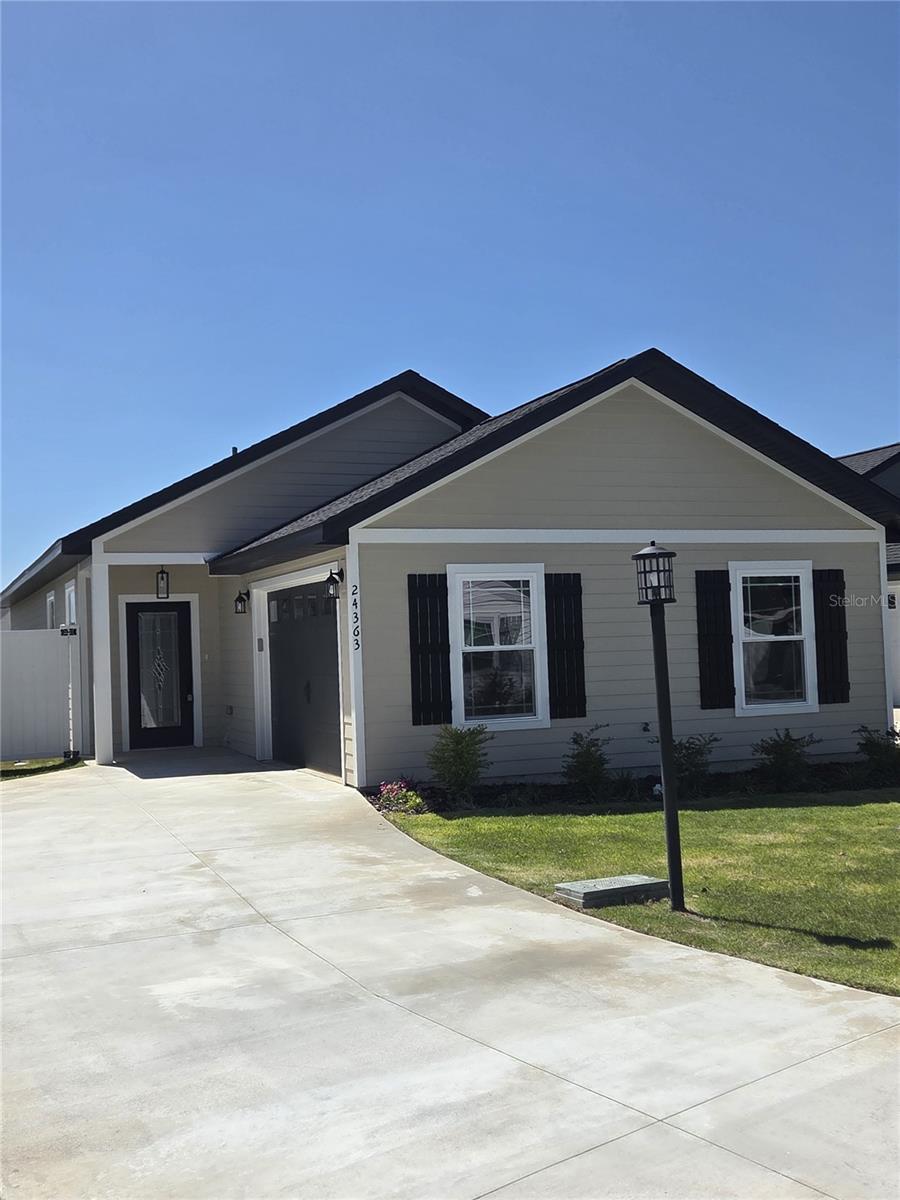 Single Family Residence em NEWBERRY, FL - Daniel Dourado