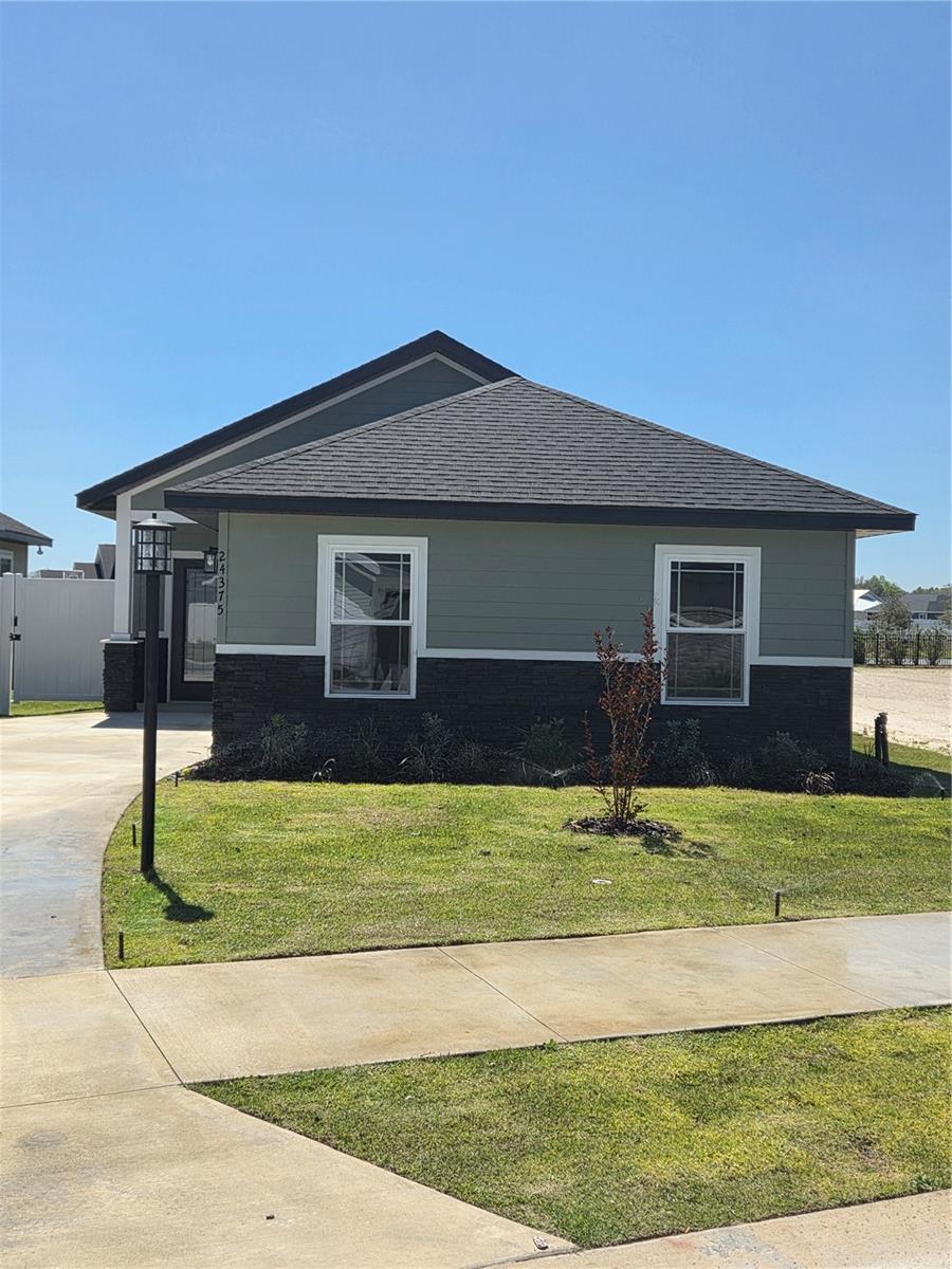 Single Family Residence em NEWBERRY, FL - Daniel Dourado