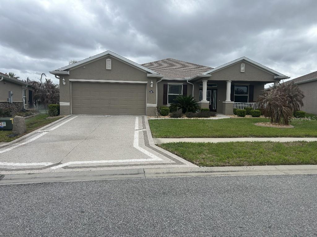 Single Family Residence in LEESBURG, FL - Daniel Dourado