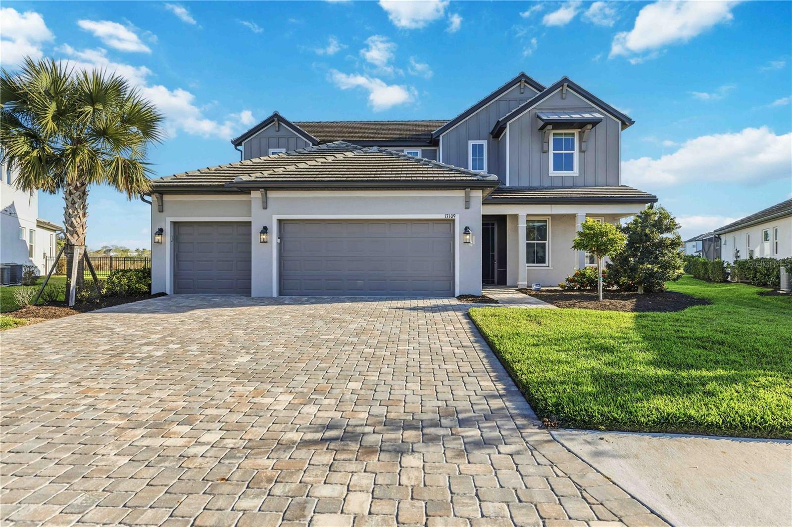 Single Family Residence in LAKEWOOD RANCH, FL - Daniel Dourado
