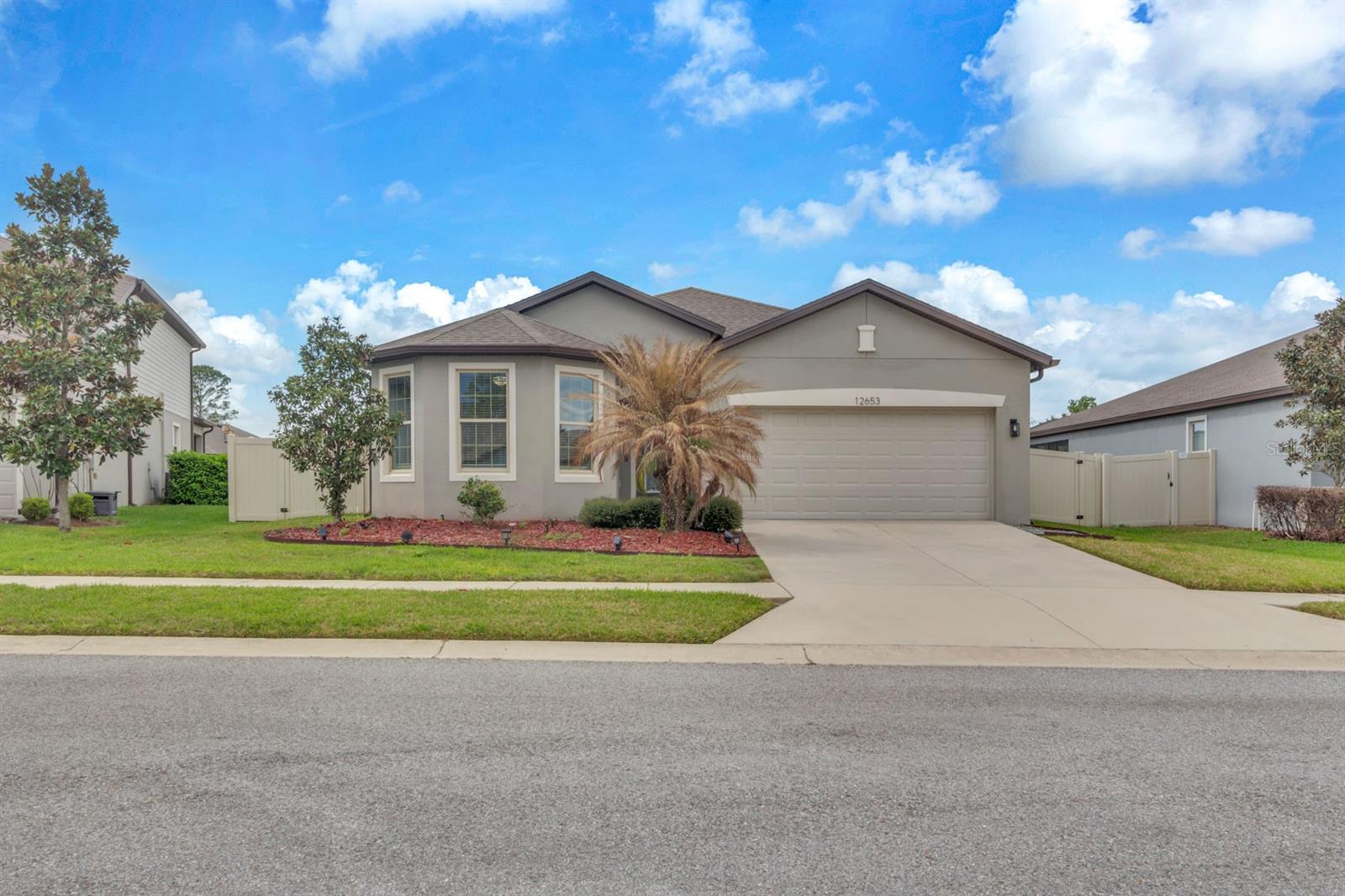 Single Family Residence em SPRING HILL, FL - Daniel Dourado
