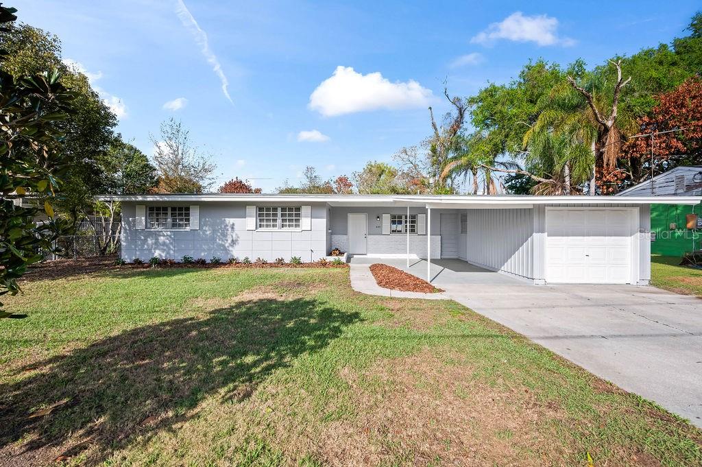 Single Family Residence in ORLANDO, FL - Daniel Dourado