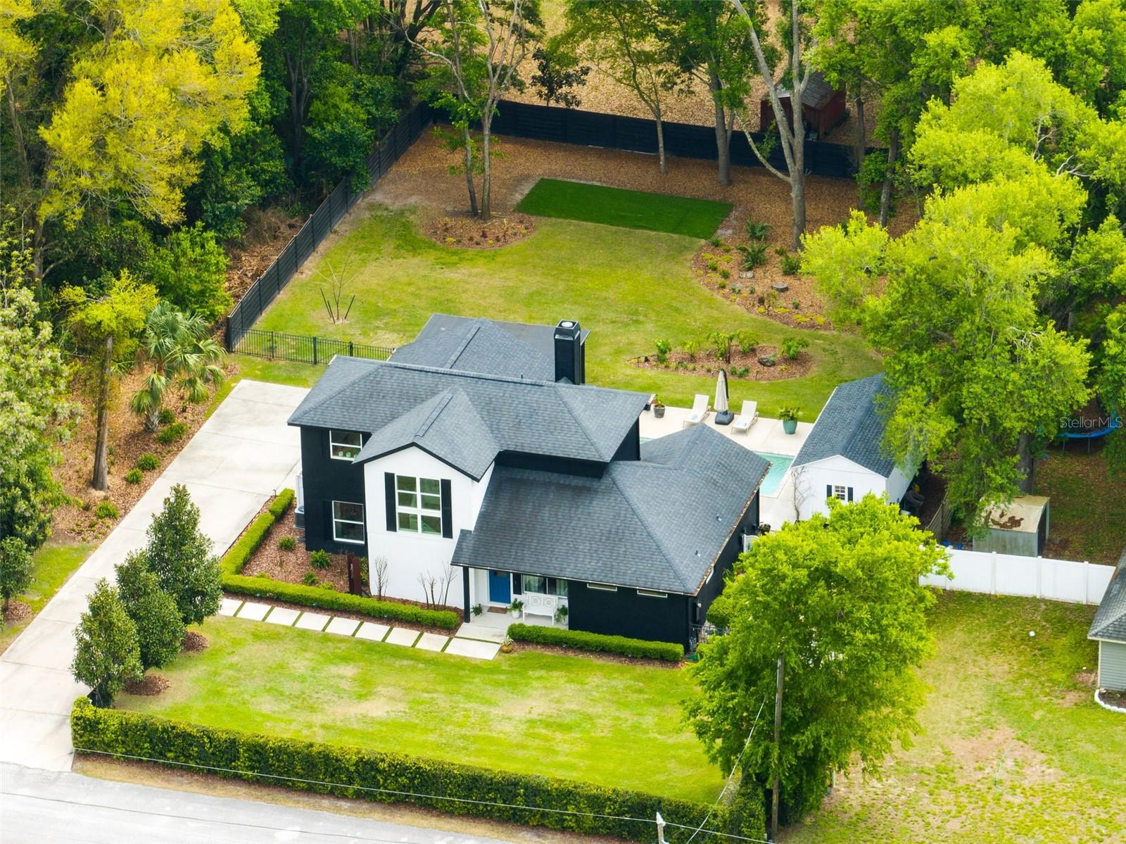 Single Family Residence in MONTVERDE, FL - Daniel Dourado