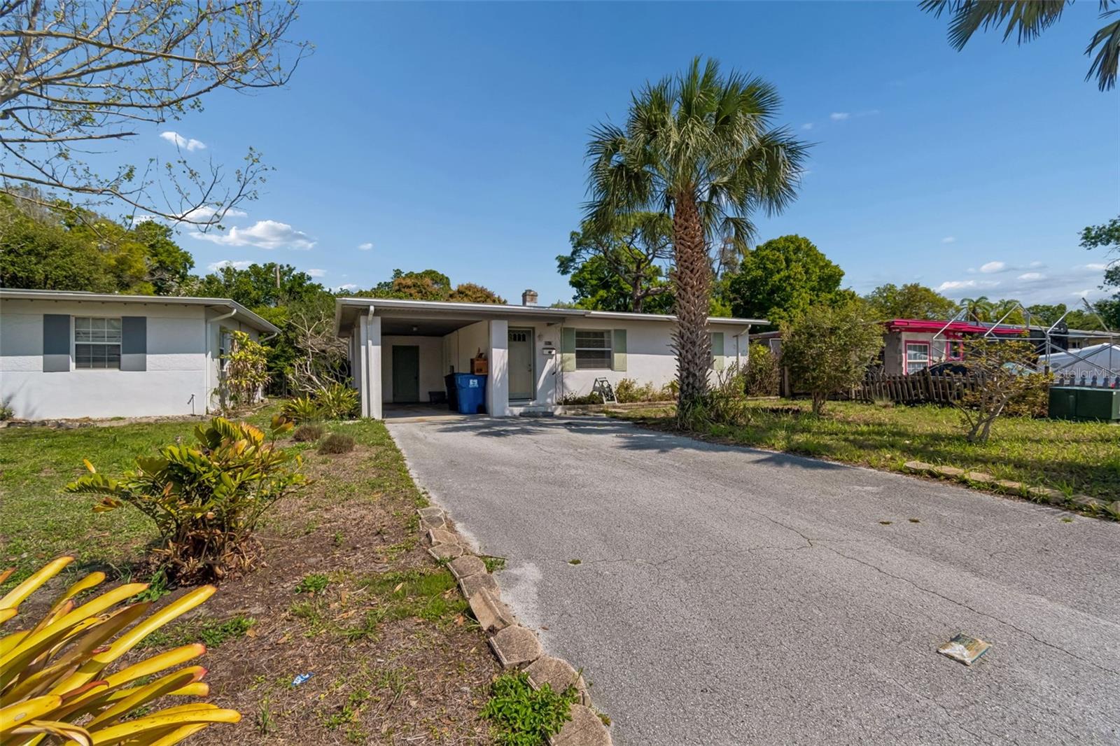 Single Family Residence in ST PETERSBURG, FL - Daniel Dourado