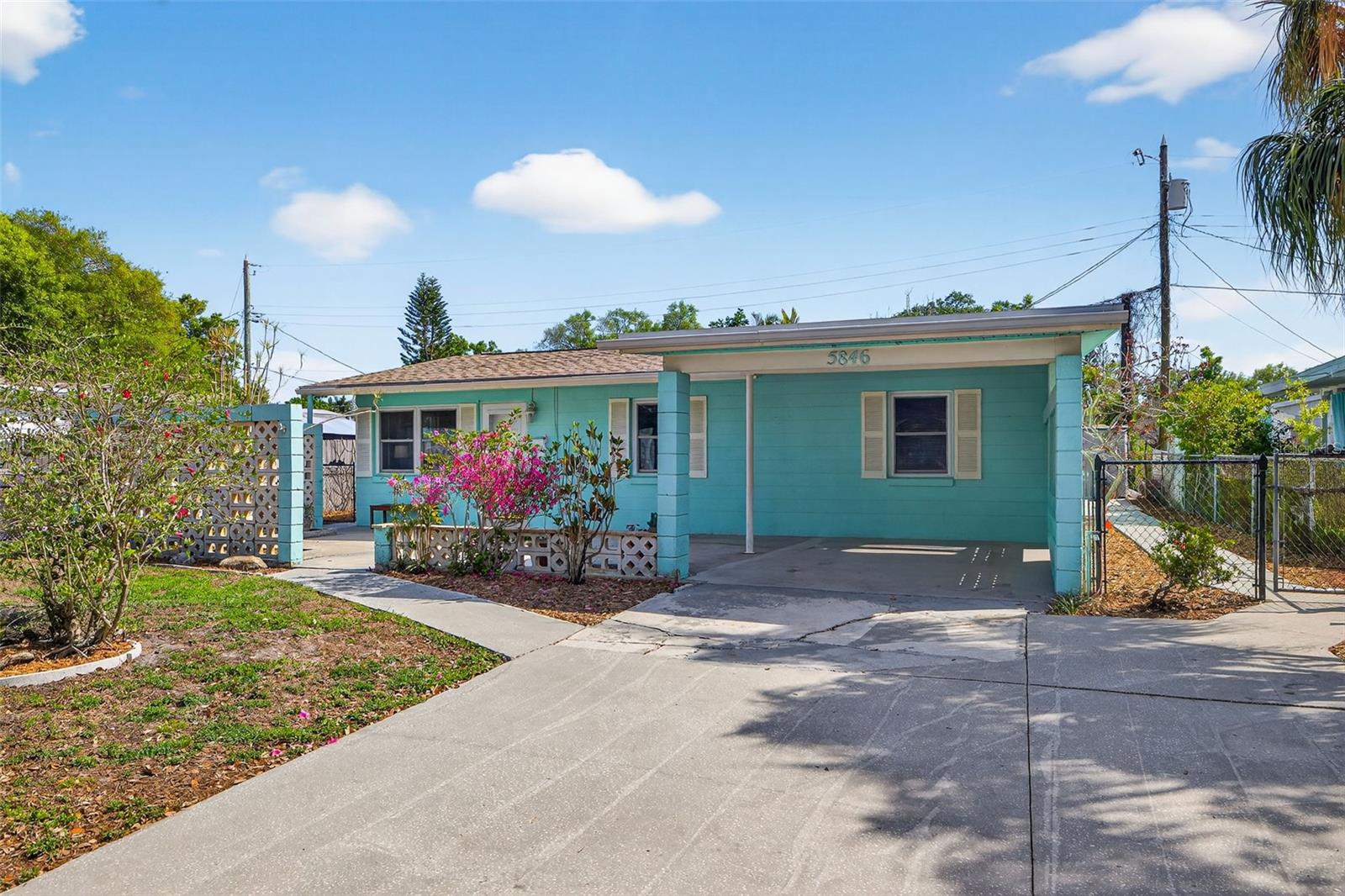 Single Family Residence em PINELLAS PARK, FL - Daniel Dourado