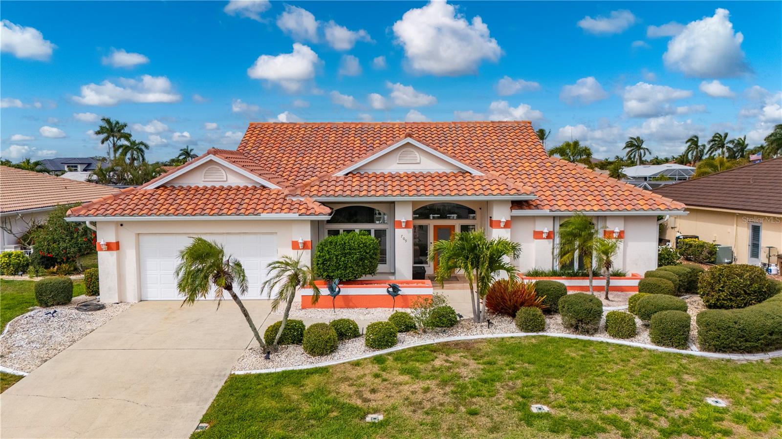 Single Family Residence in PUNTA GORDA, FL - Daniel Dourado