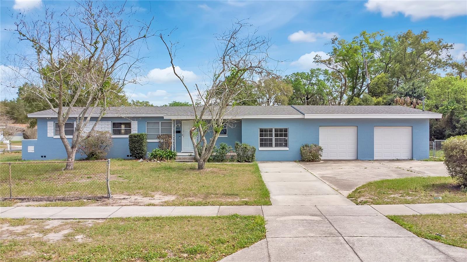 Single Family Residence in ORLANDO, FL - Daniel Dourado