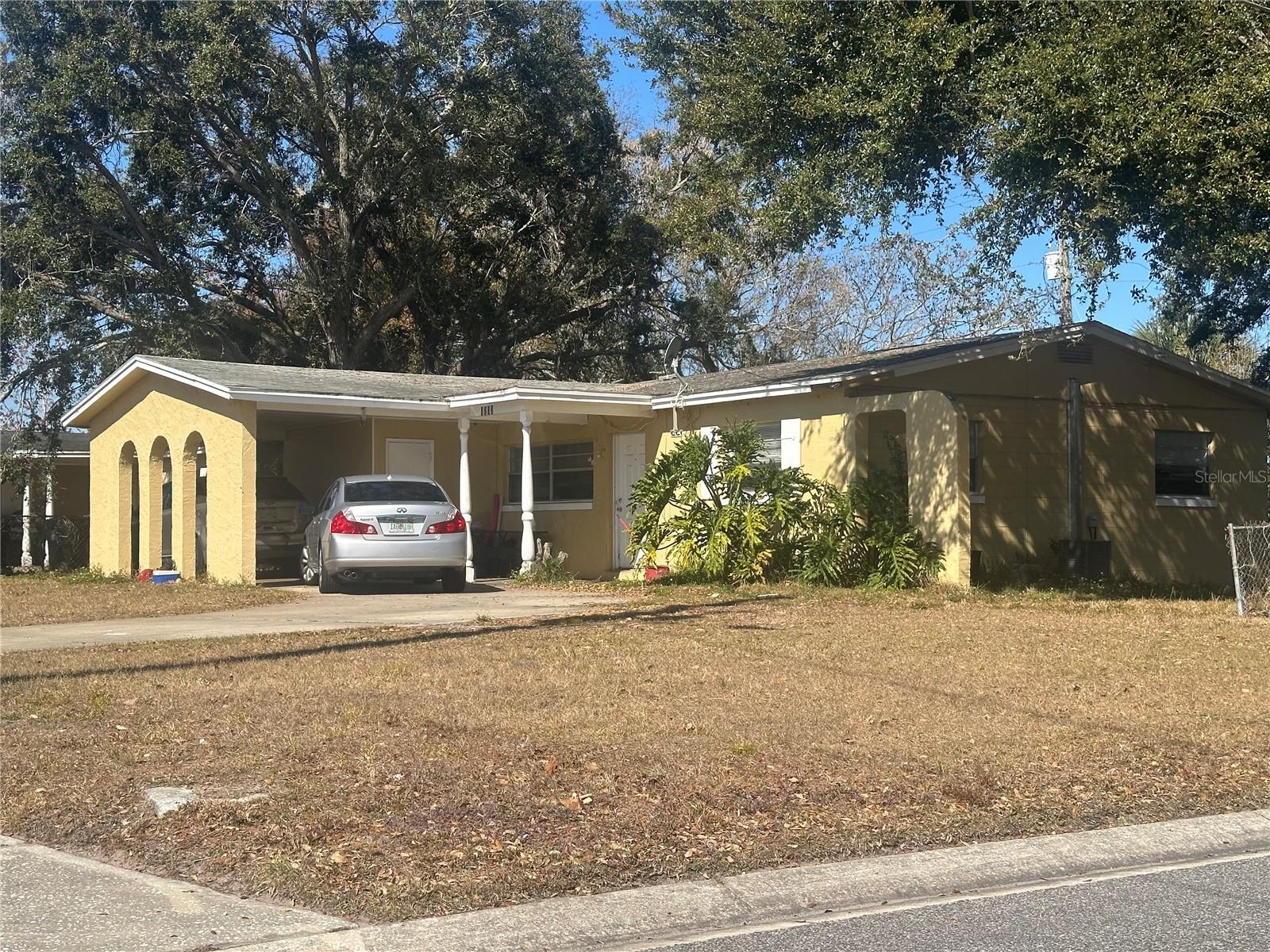 Single Family Residence in ORLANDO, FL - Daniel Dourado