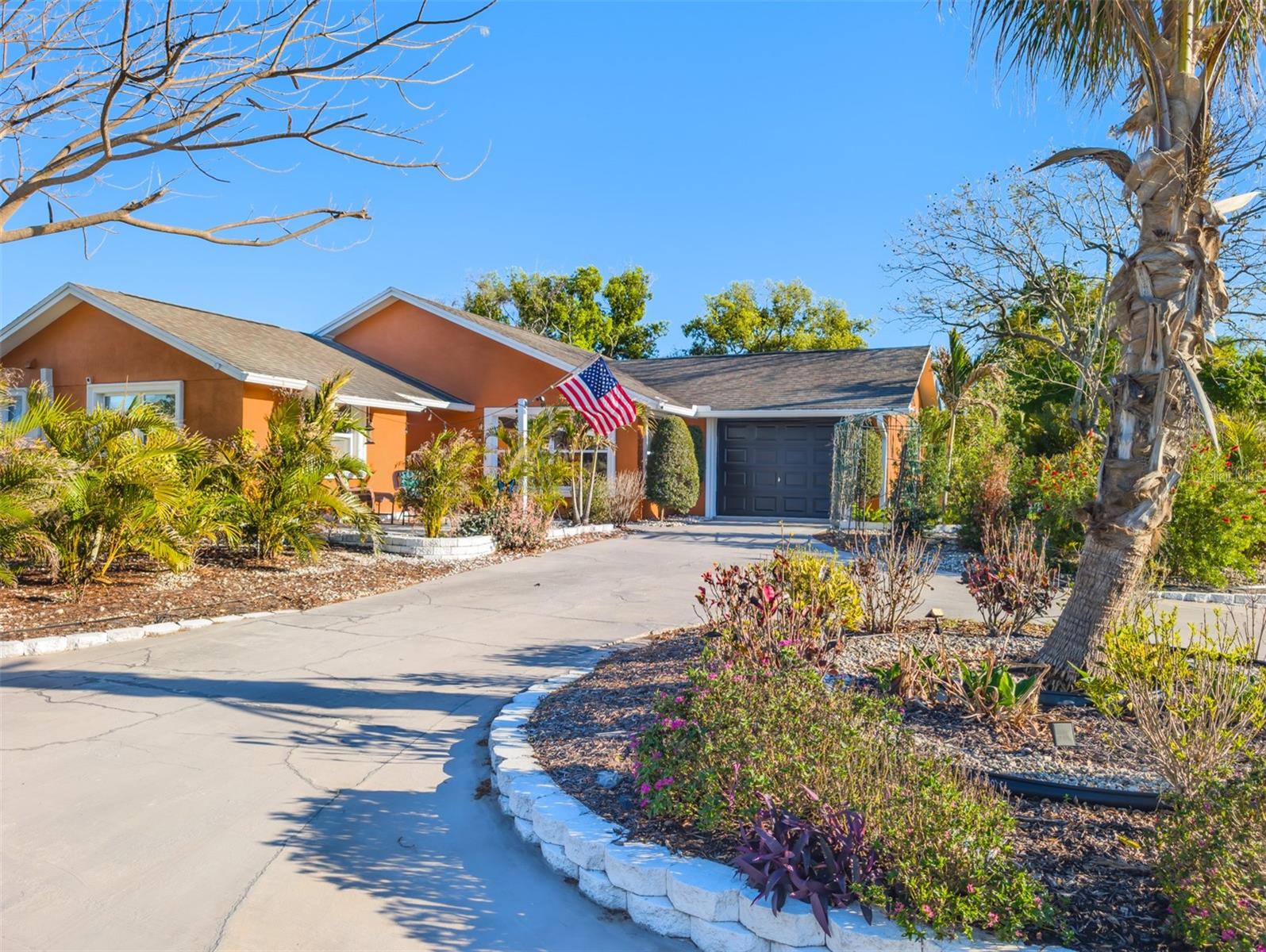 Single Family Residence em PORT RICHEY, FL - Daniel Dourado