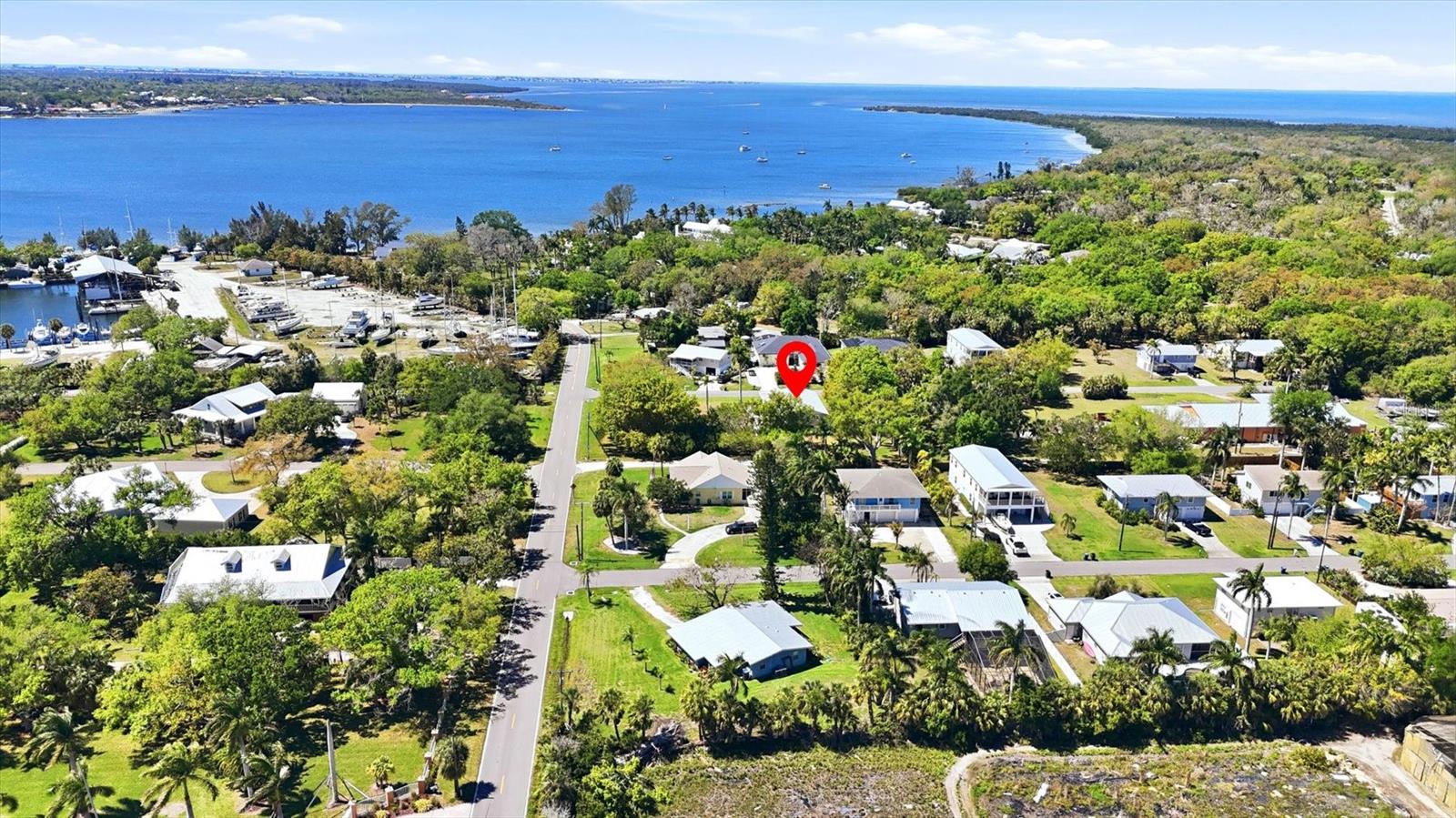 Single Family Residence in PALMETTO, FL - Daniel Dourado