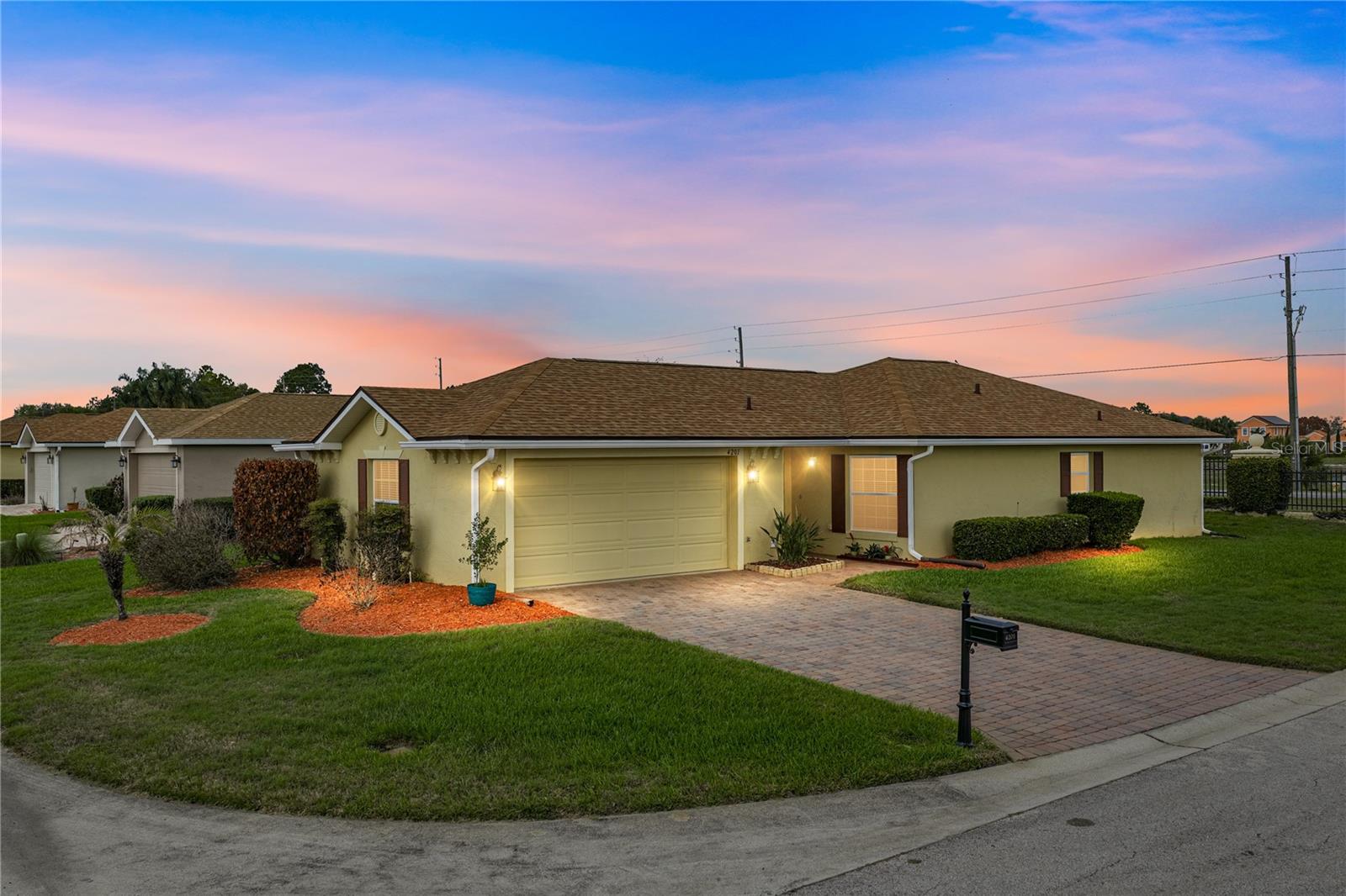 Single Family Residence in LAKE WALES, FL - Daniel Dourado