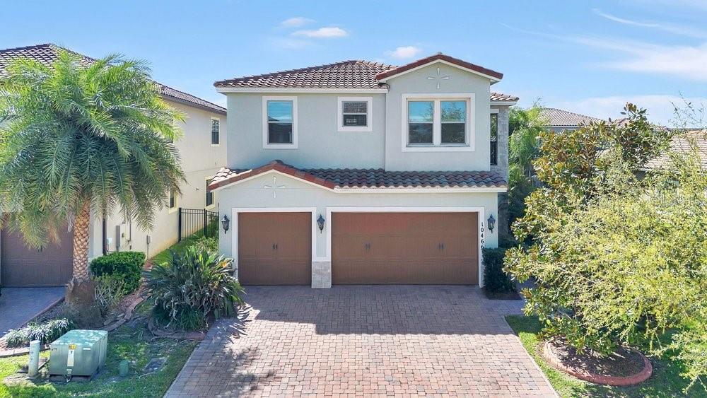 Single Family Residence in ORLANDO, FL - Daniel Dourado