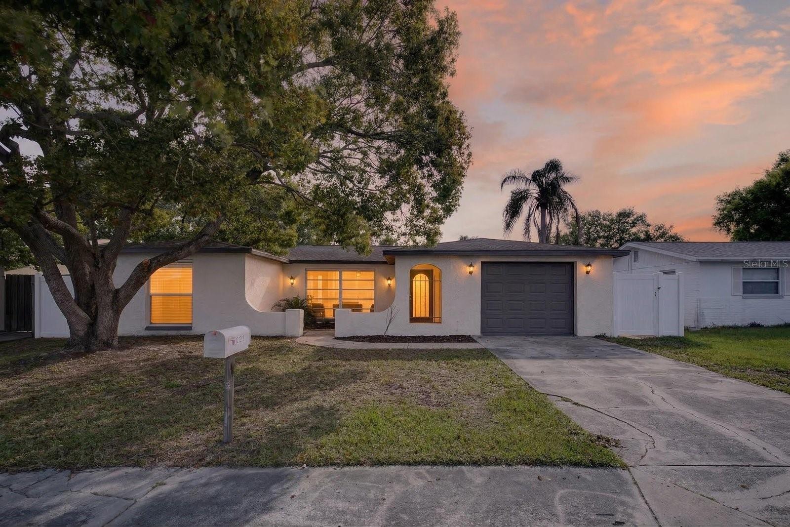 Single Family Residence in PORT RICHEY, FL - Daniel Dourado