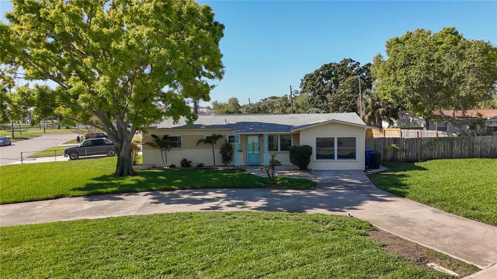 Single Family Residence em ST PETERSBURG, FL - Daniel Dourado