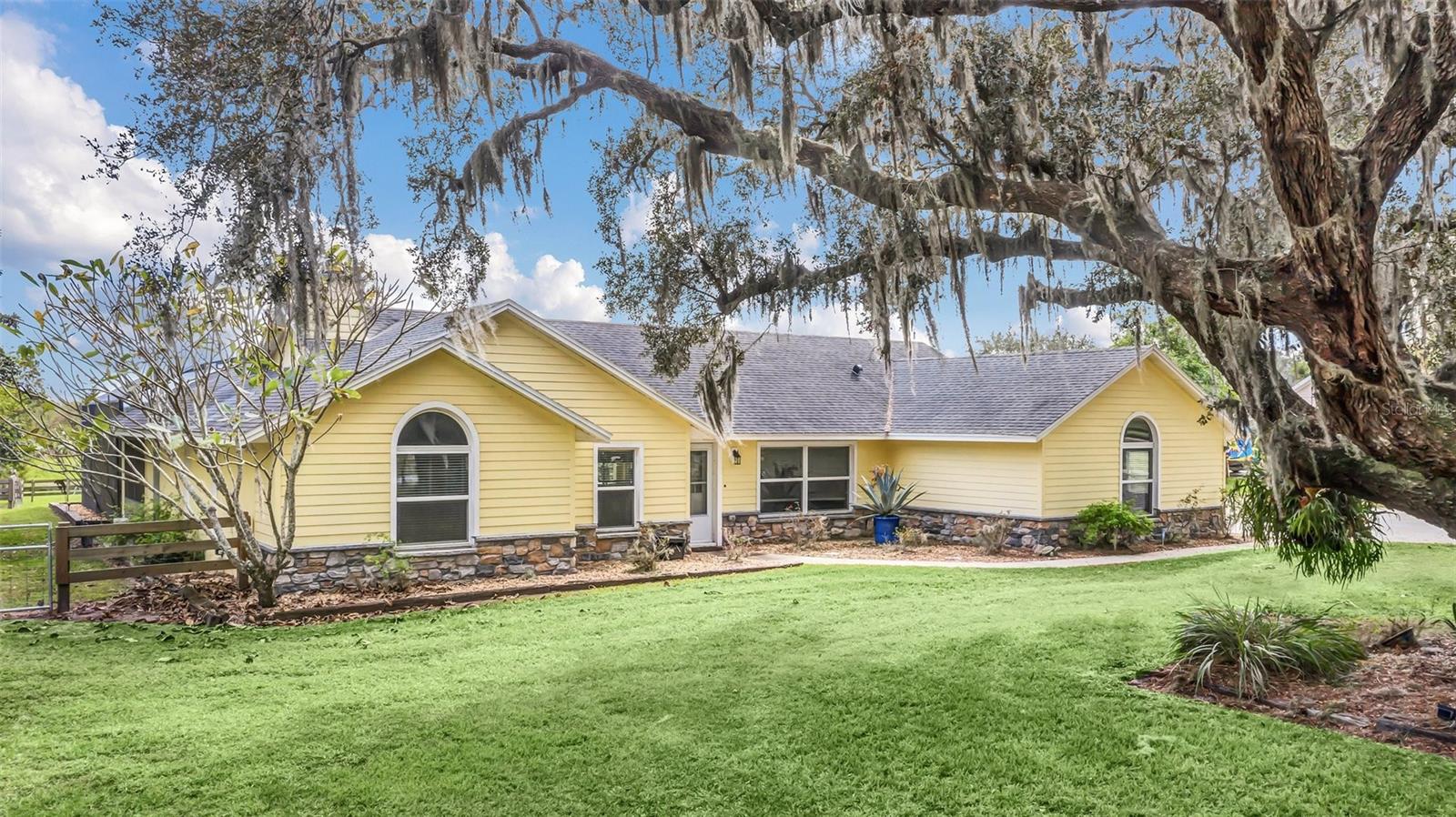 Single Family Residence em ST CLOUD, FL - Daniel Dourado