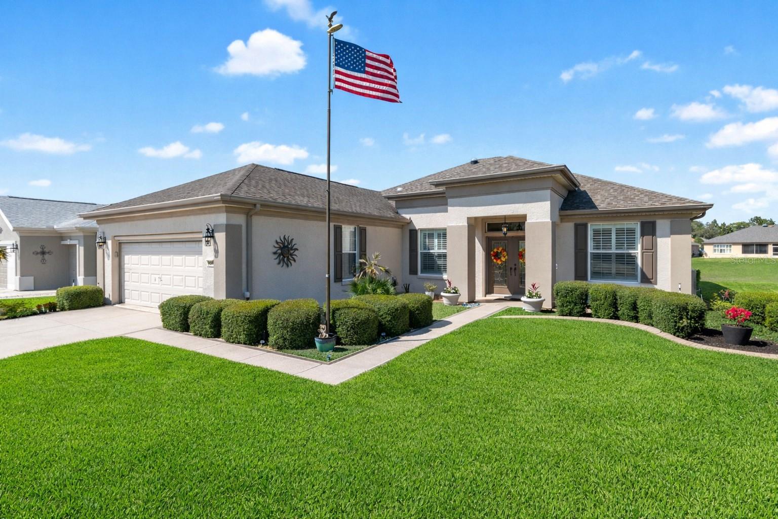 Single Family Residence em SUMMERFIELD, FL - Daniel Dourado