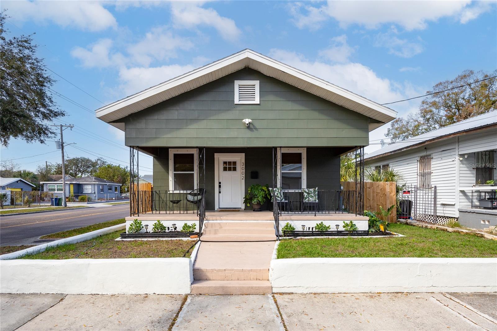 Single Family Residence in TAMPA, FL - Daniel Dourado