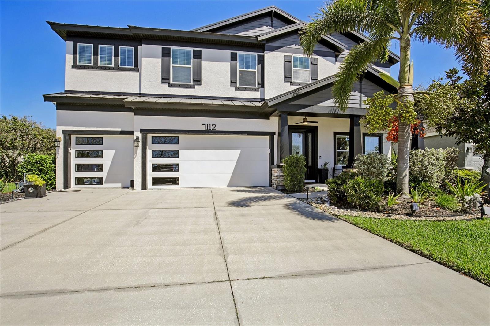 Single Family Residence in APOLLO BEACH, FL - Daniel Dourado