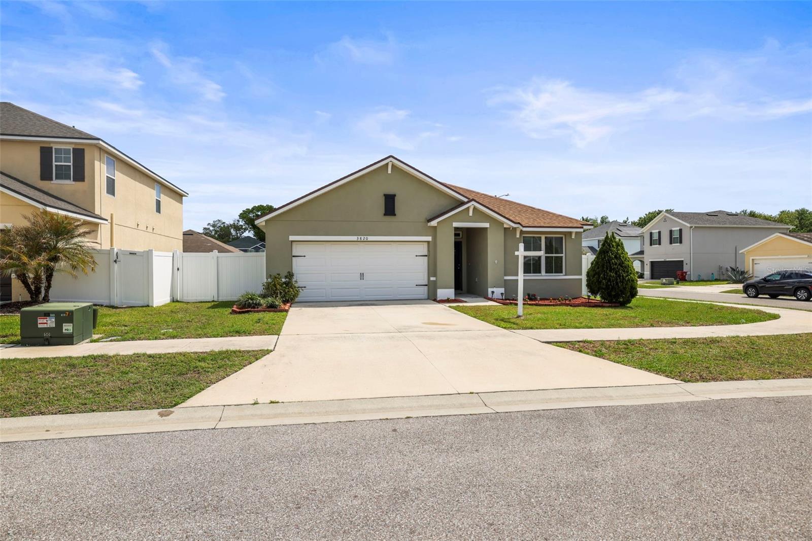 Single Family Residence in PLANT CITY, FL - Daniel Dourado
