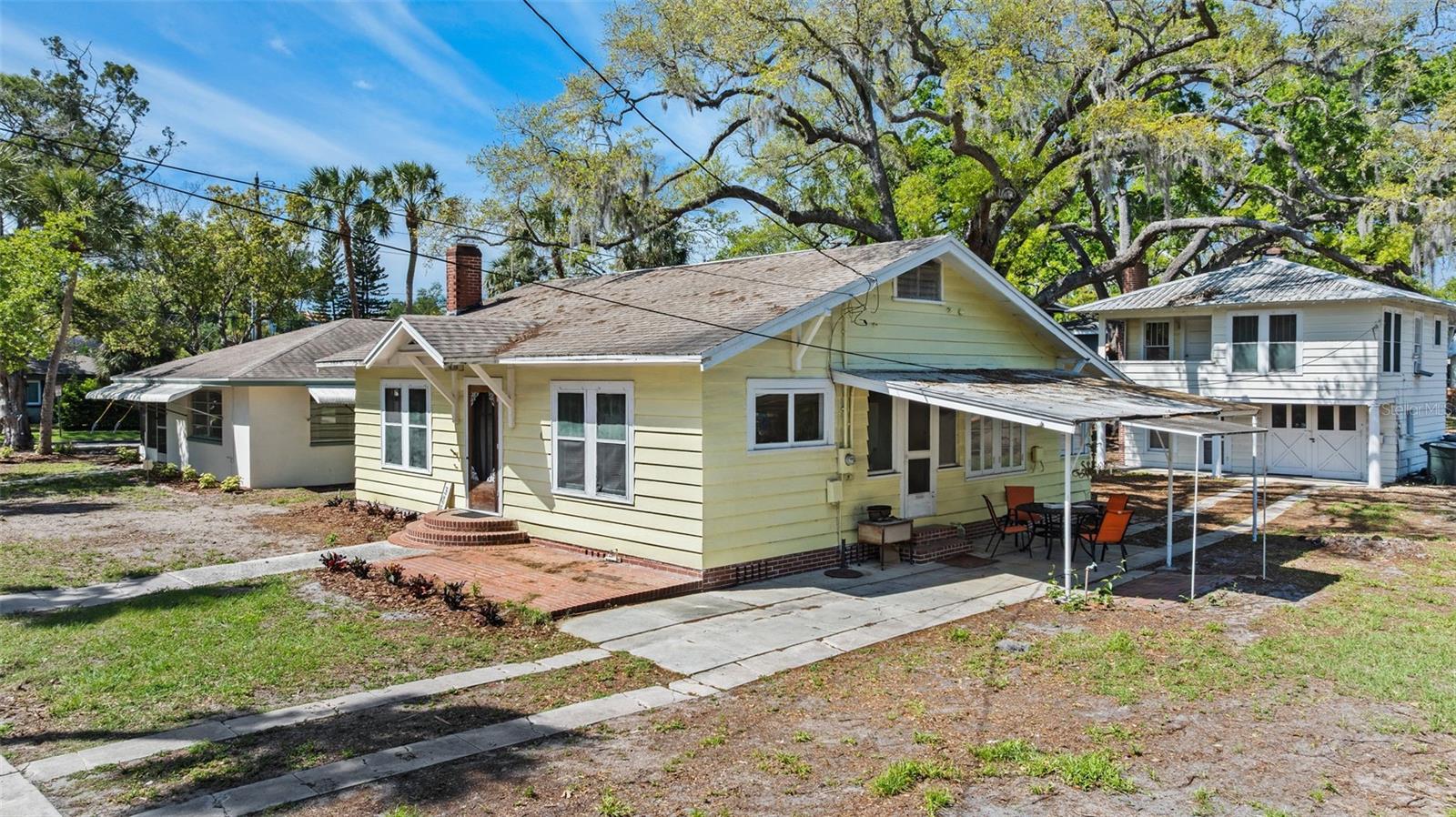 Single Family Residence in DUNEDIN, FL - Daniel Dourado