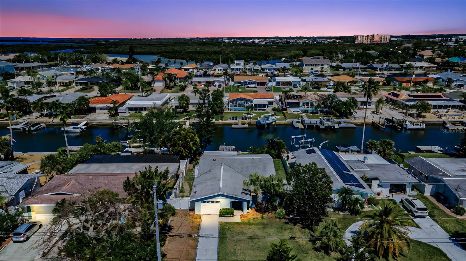 Single Family Residence in NEW PORT RICHEY, FL - Daniel Dourado