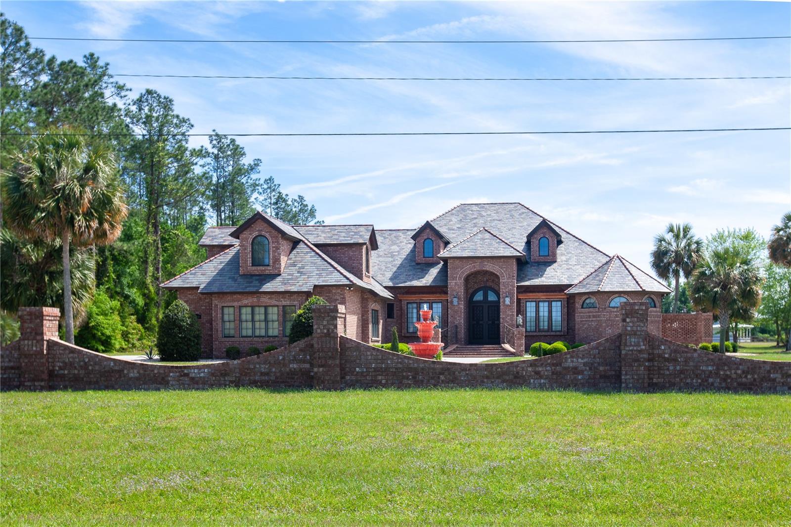 Single Family Residence in LAKE CITY, FL - Daniel Dourado