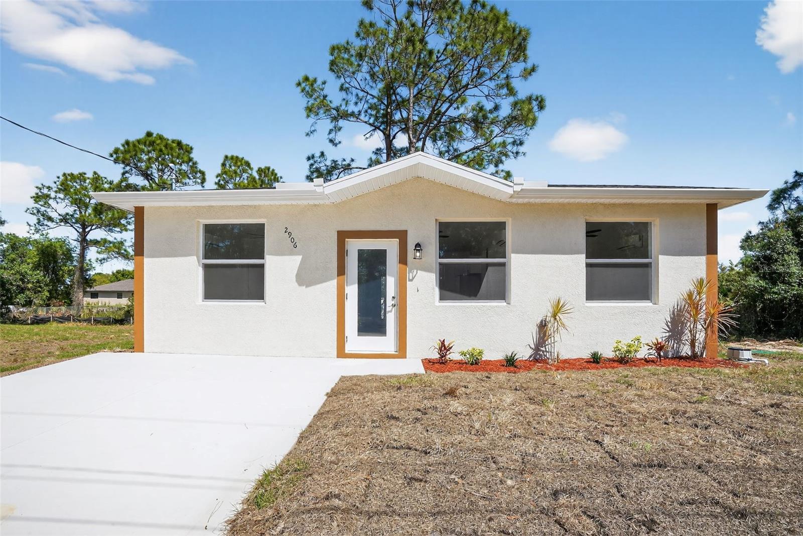 Single Family Residence in LEHIGH ACRES, FL - Daniel Dourado