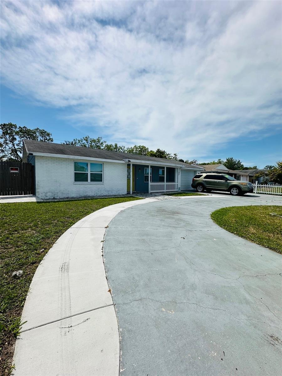 Single Family Residence in PORT RICHEY, FL - Daniel Dourado