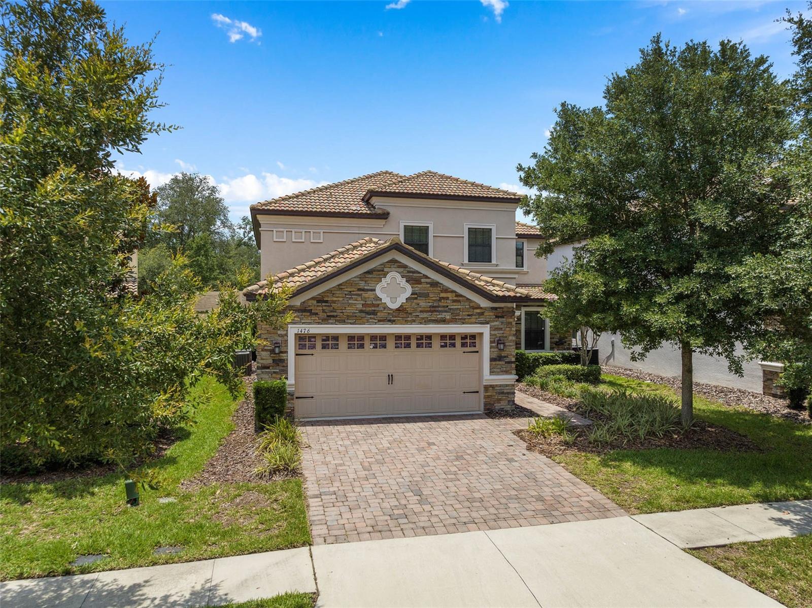 Single Family Residence in DAVENPORT, FL - Daniel Dourado