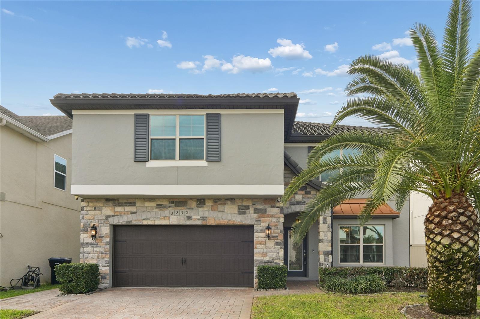 Single Family Residence in ORLANDO, FL - Daniel Dourado