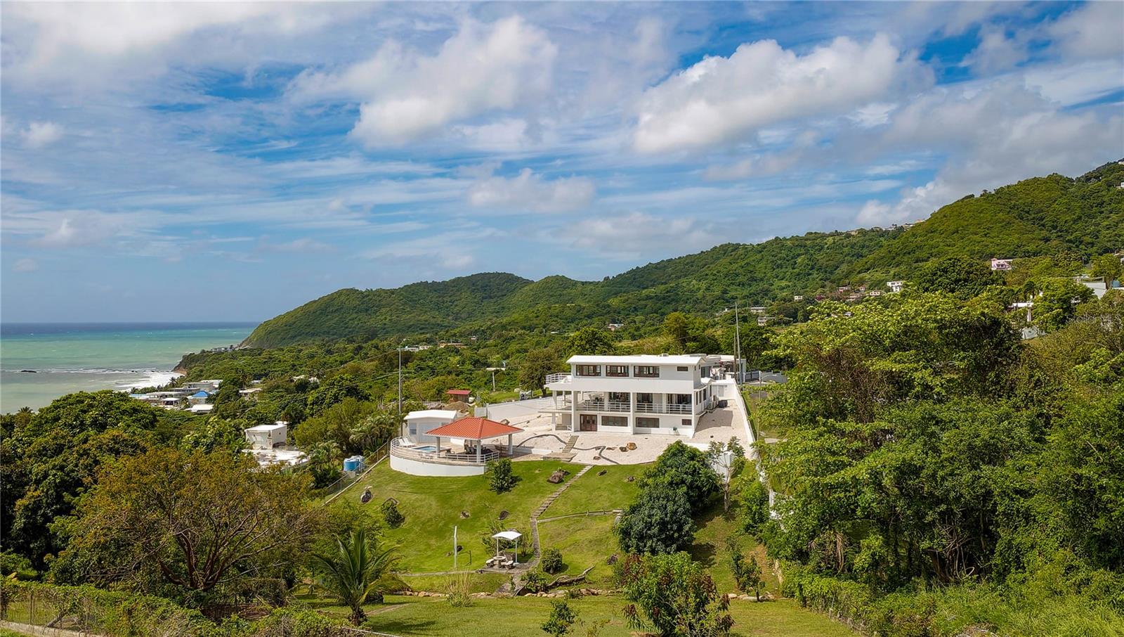 Single Family Residence in YABUCOA, PR - Daniel Dourado