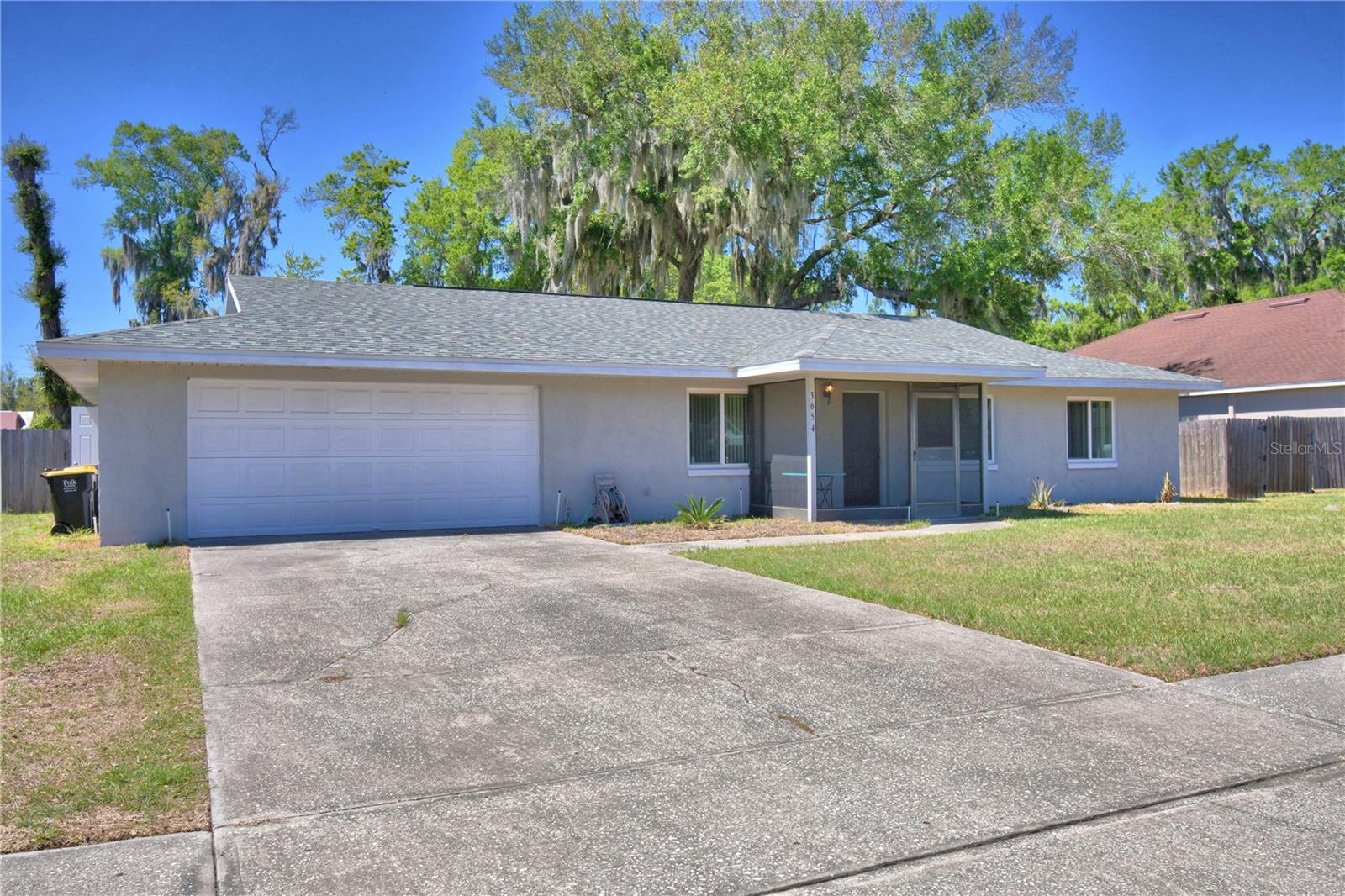 Single Family Residence in MULBERRY, FL - Daniel Dourado