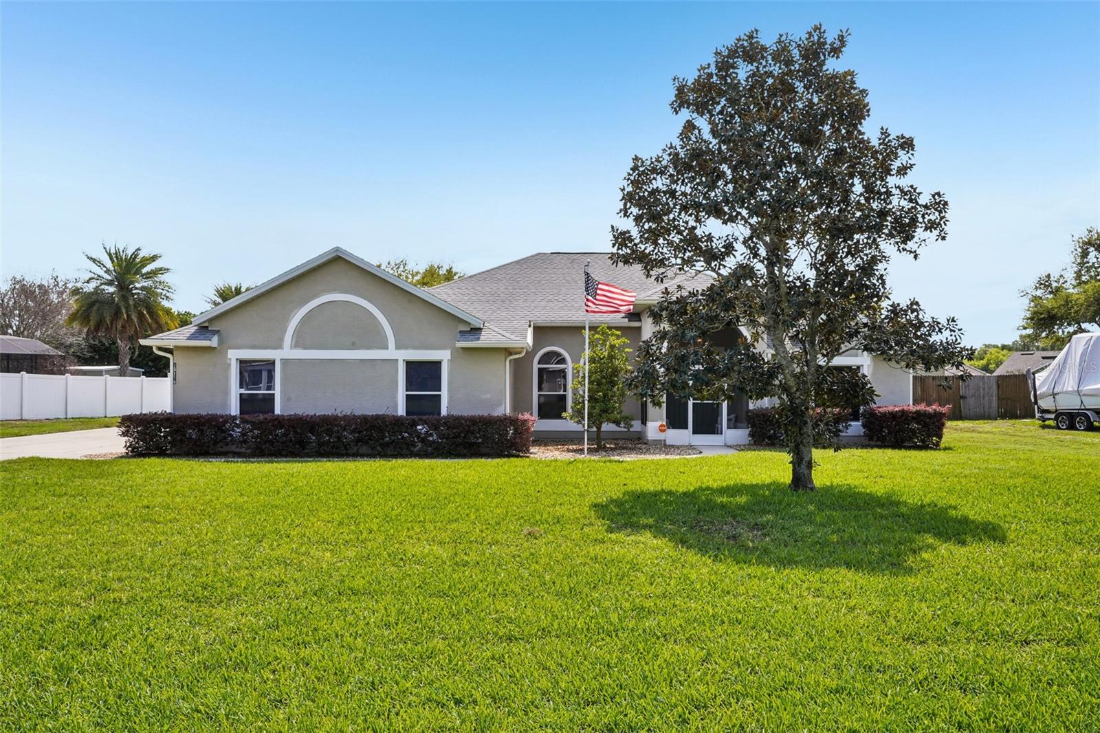 Single Family Residence in GRAND ISLAND, FL - Daniel Dourado
