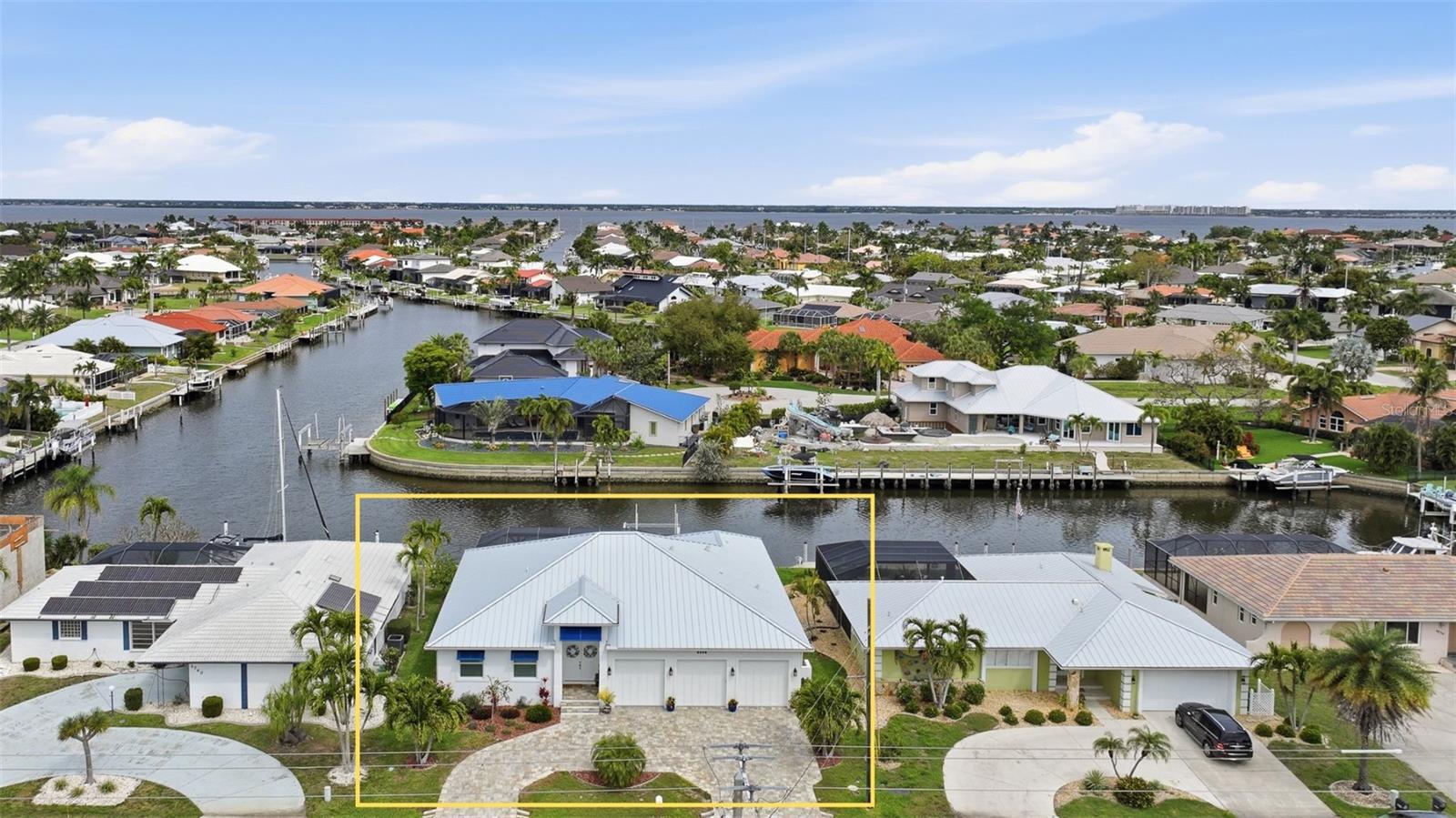 Single Family Residence em PUNTA GORDA, FL - Daniel Dourado