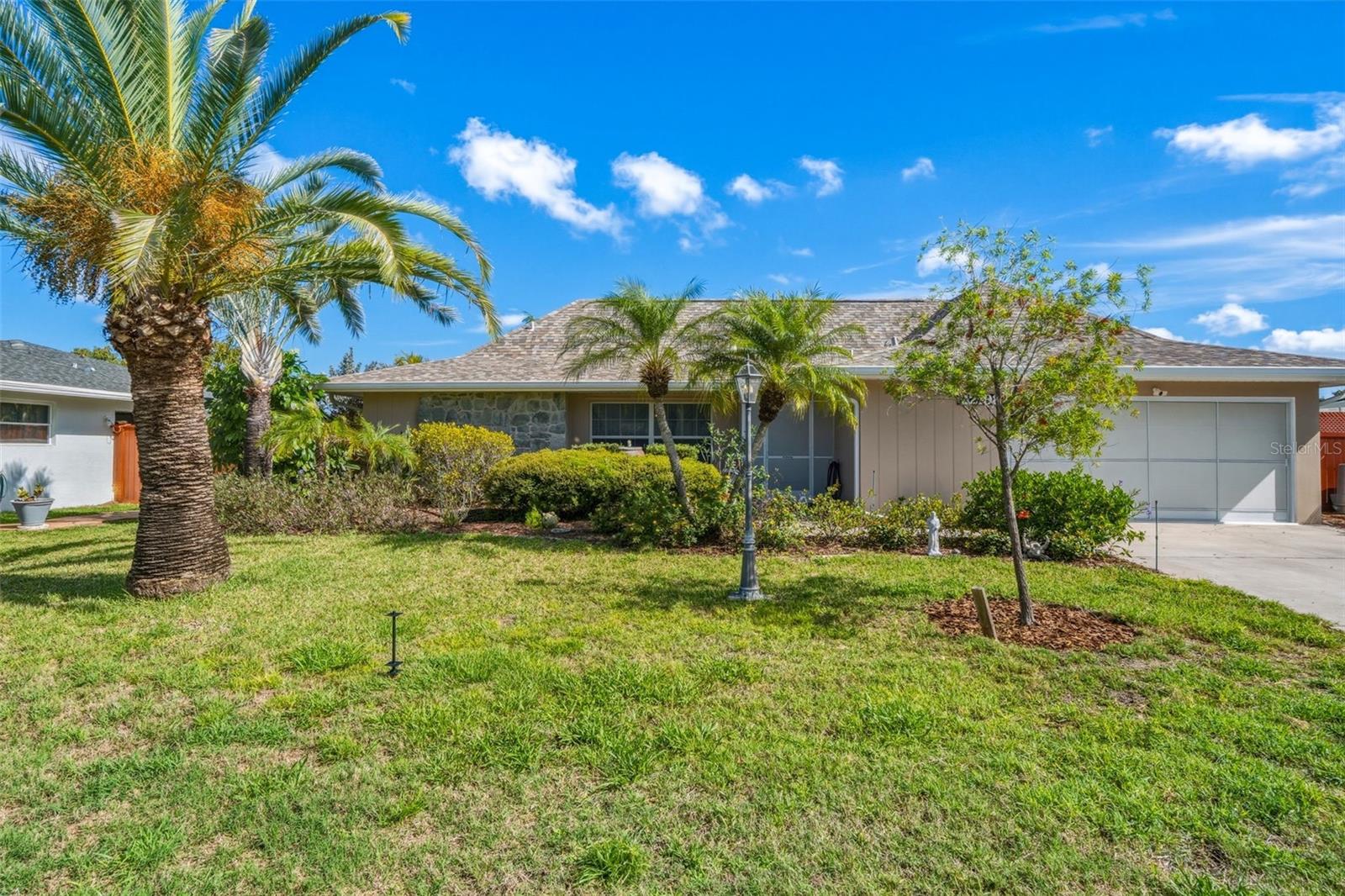 Single Family Residence in PORT CHARLOTTE, FL - Daniel Dourado