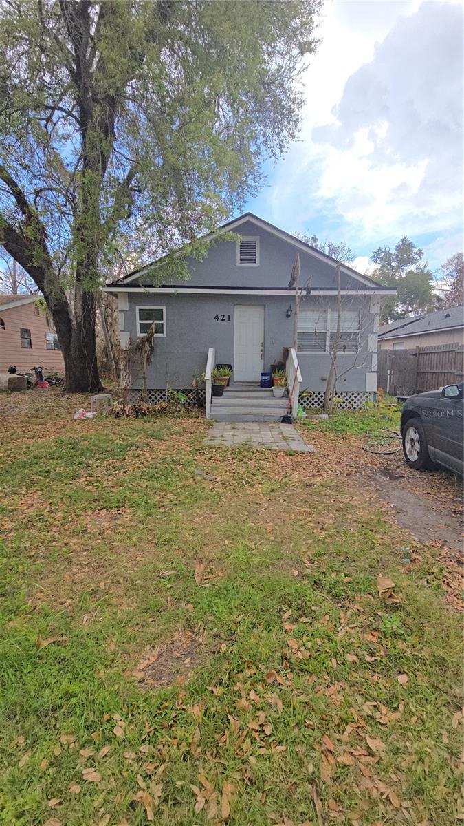 Single Family Residence in ORLANDO, FL - Daniel Dourado