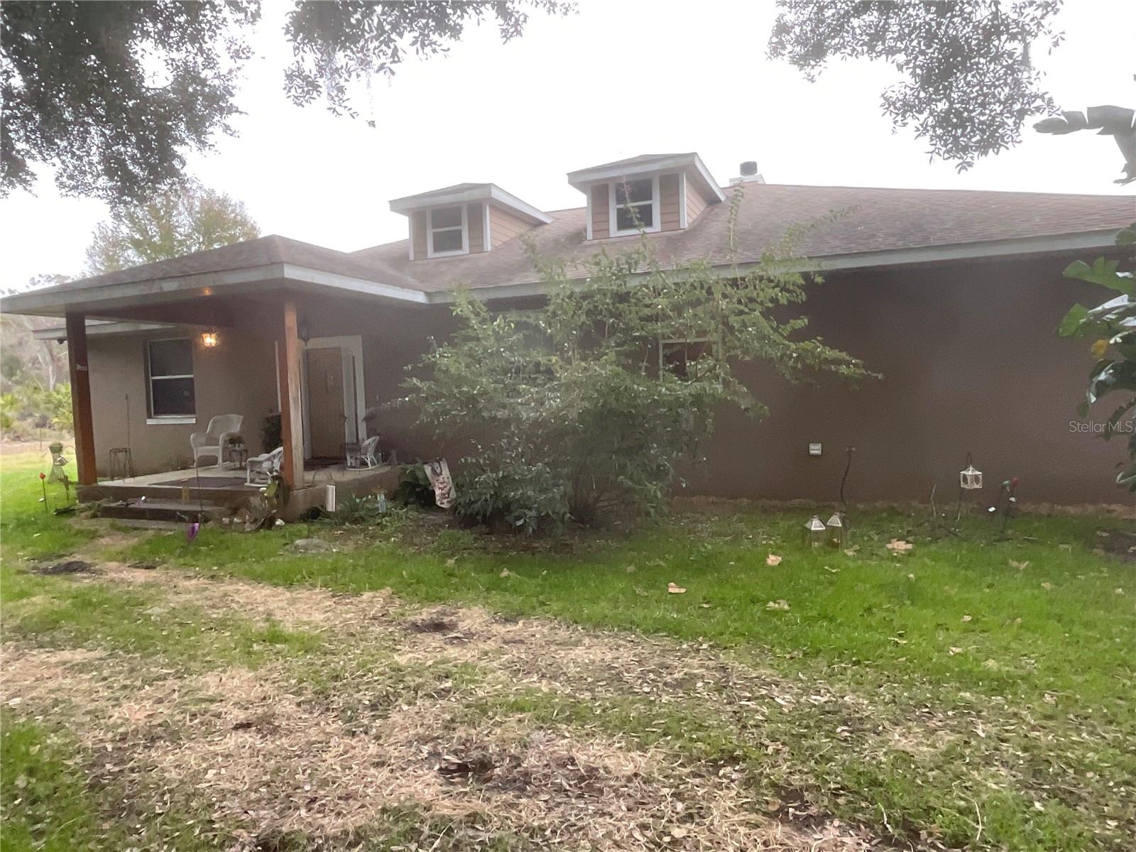 Single Family Residence in LEESBURG, FL - Daniel Dourado