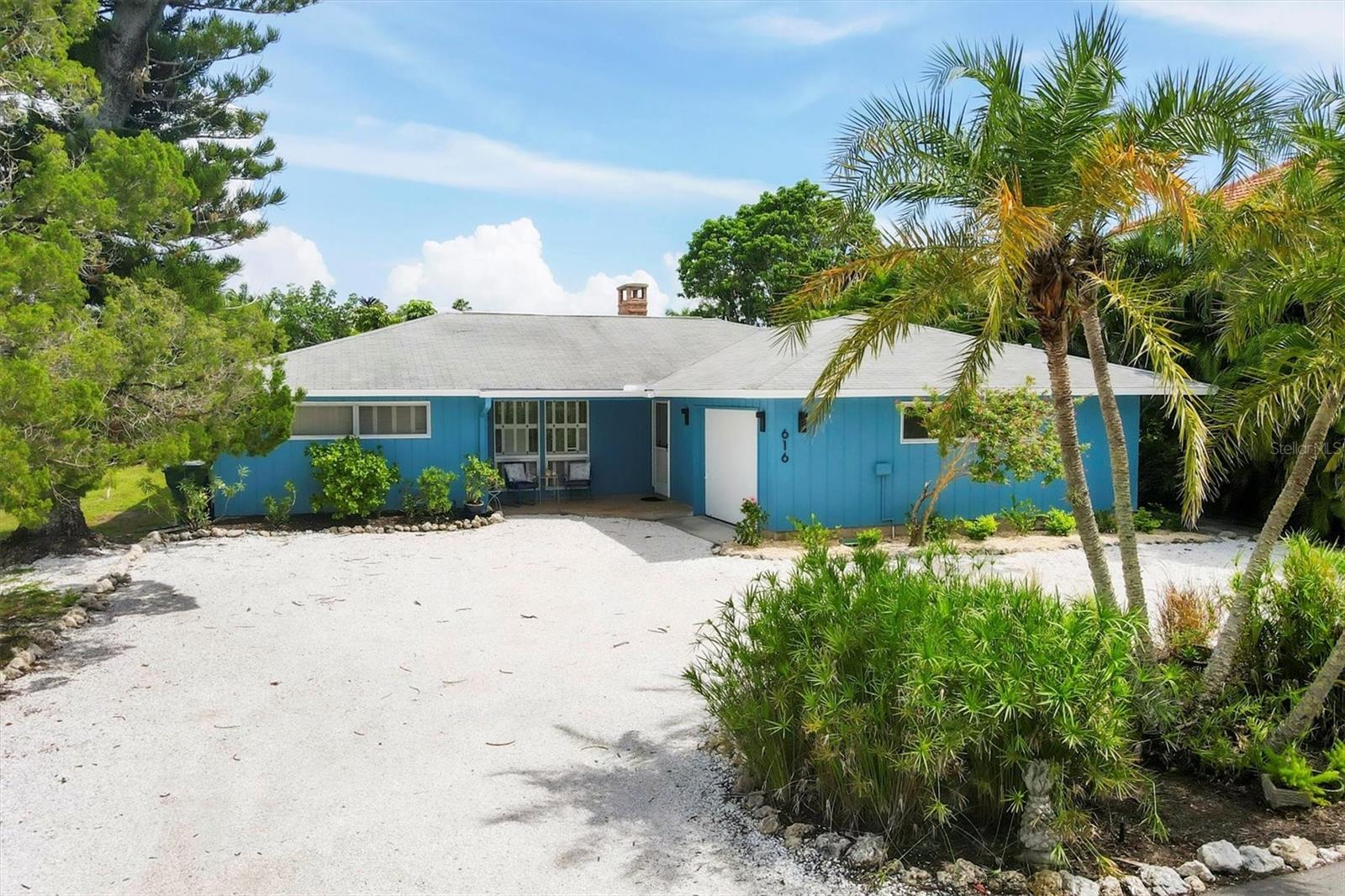 Single Family Residence in LONGBOAT KEY, FL - Daniel Dourado