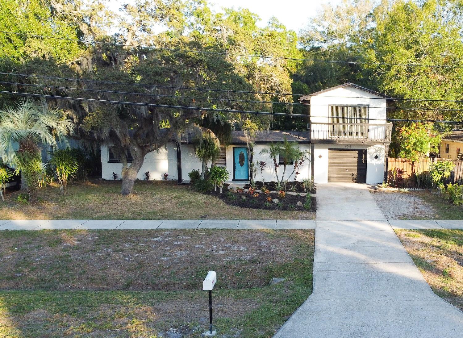 Single Family Residence in OLDSMAR, FL - Daniel Dourado