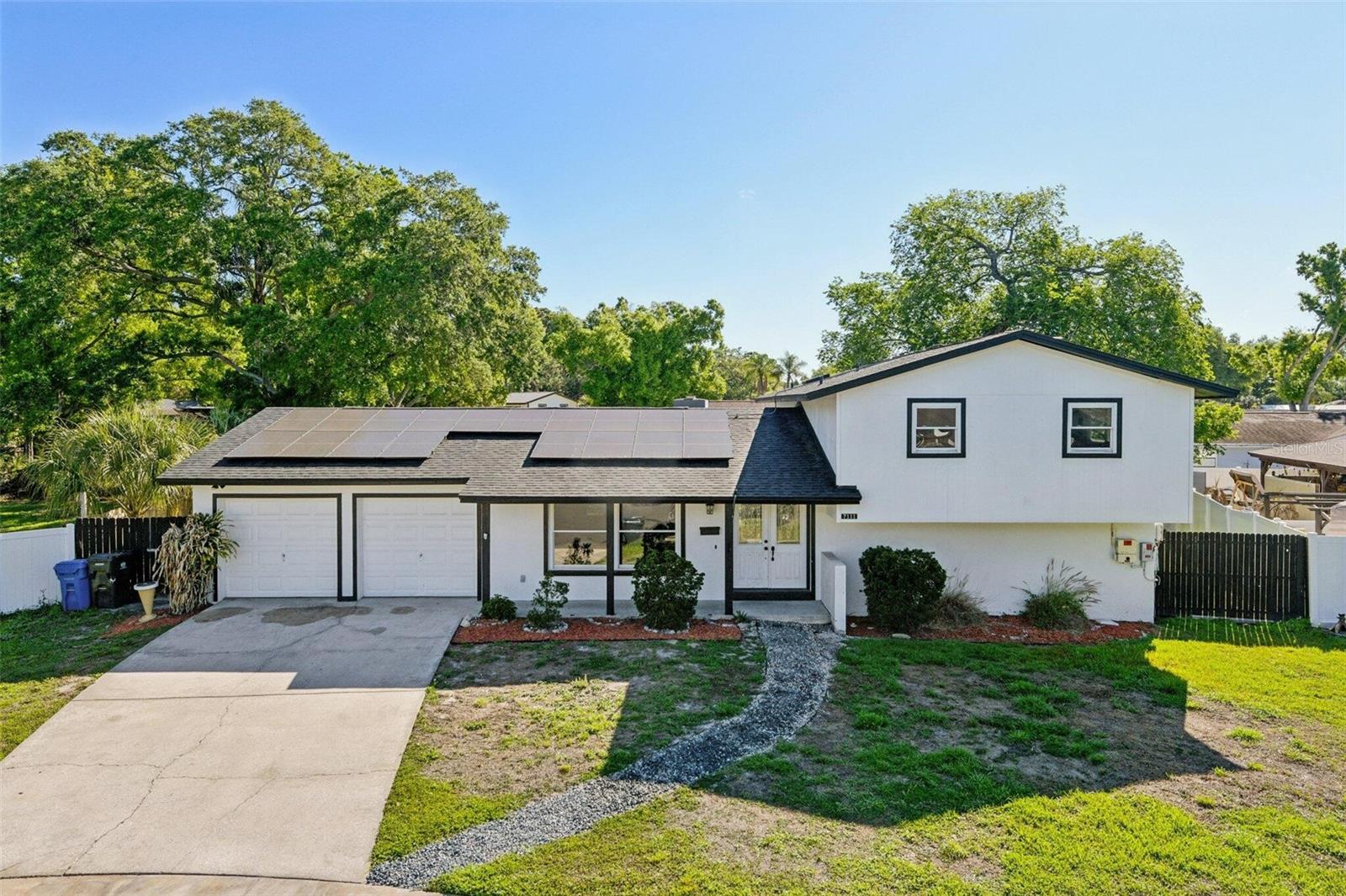 Single Family Residence in TAMPA, FL - Daniel Dourado