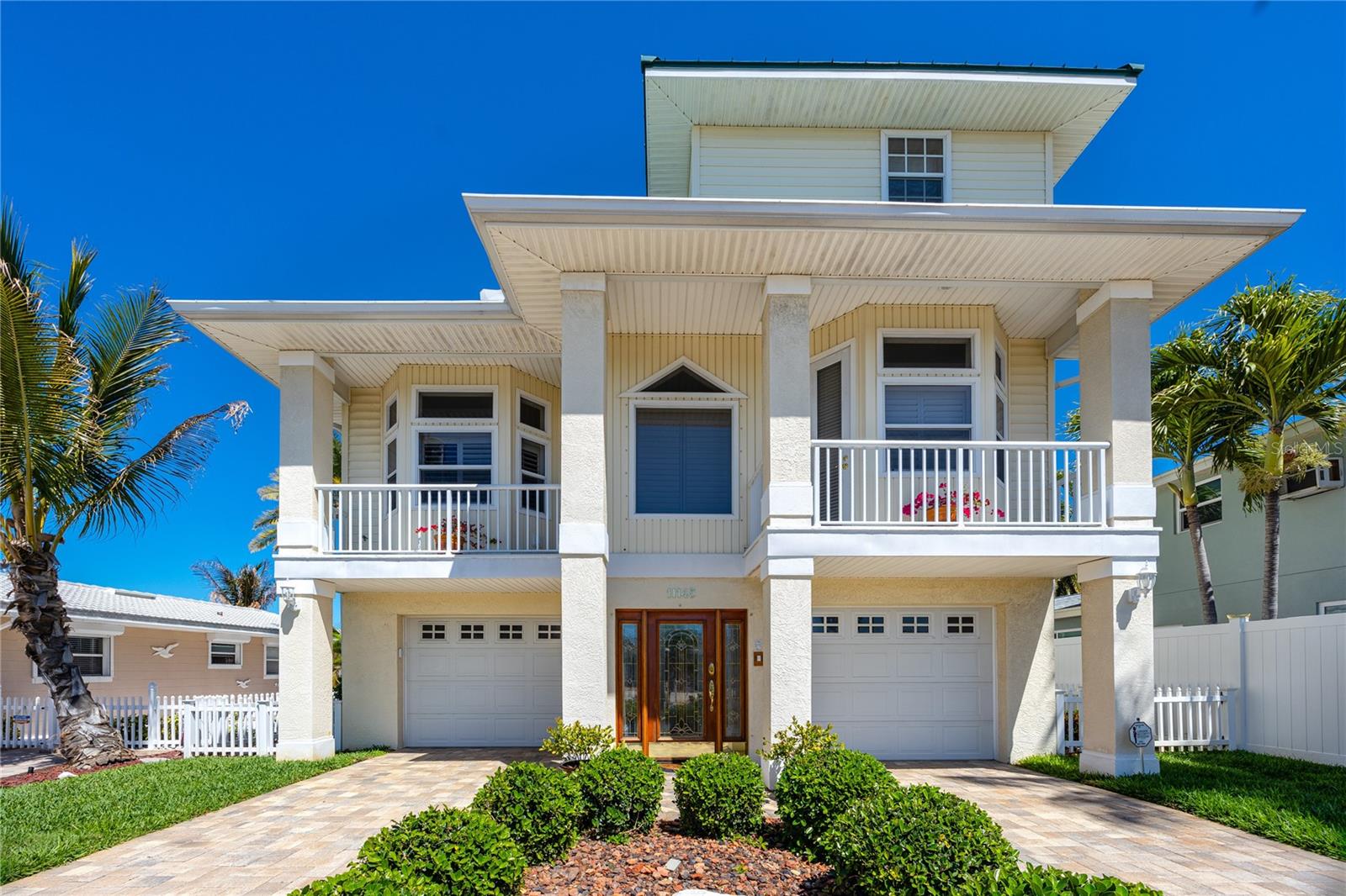 Single Family Residence em TREASURE ISLAND, FL - Daniel Dourado