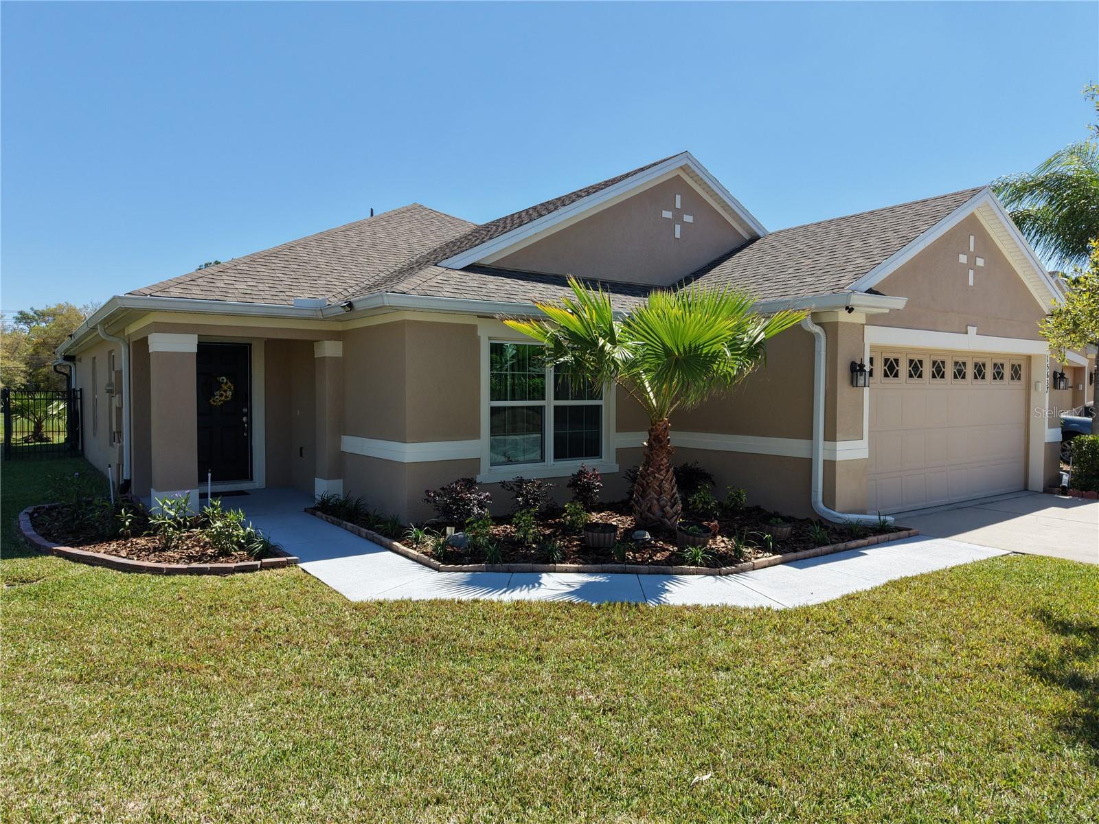Single Family Residence in ORLANDO, FL - Daniel Dourado