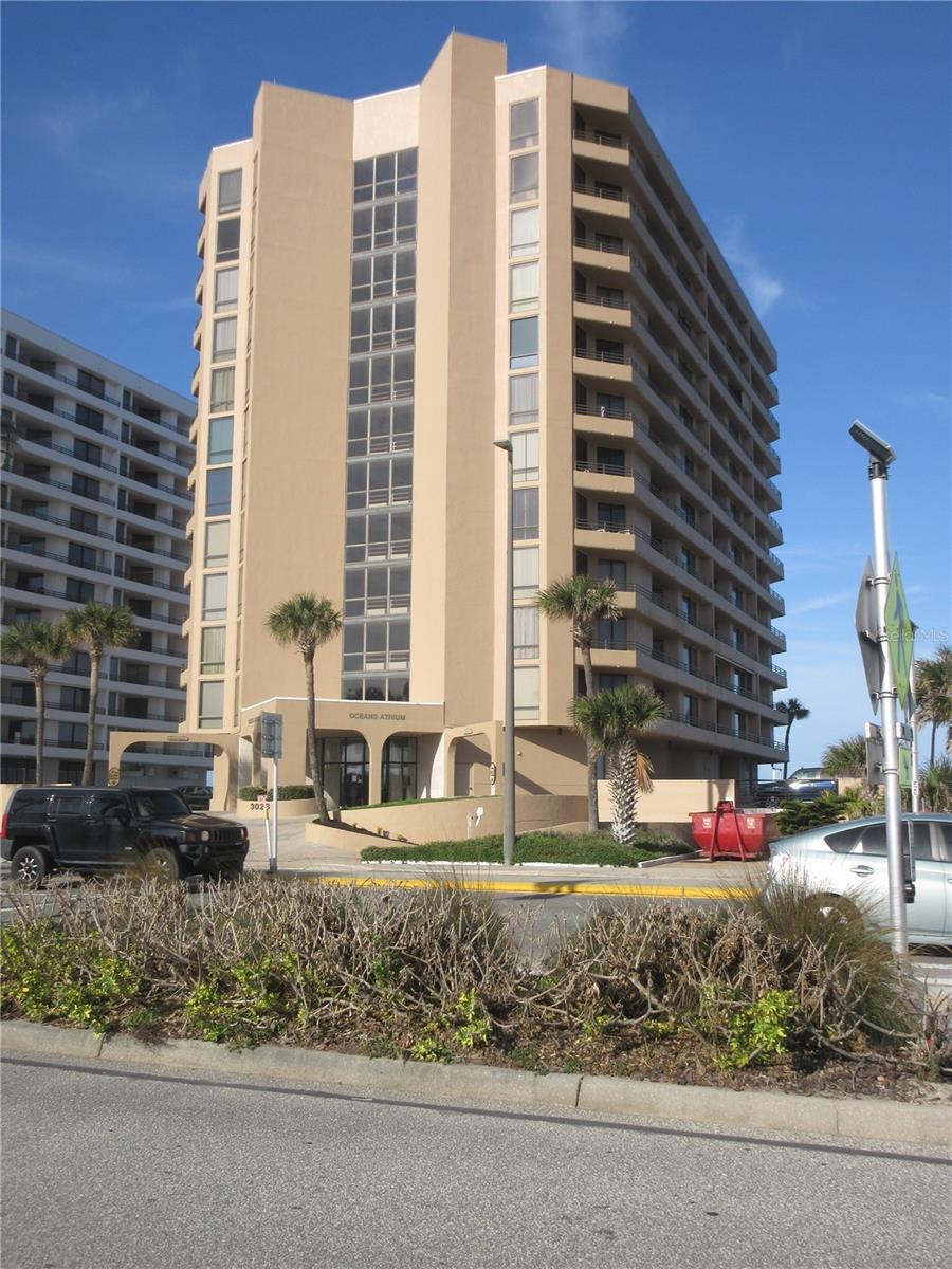 Condominium in DAYTONA BEACH, FL - Daniel Dourado