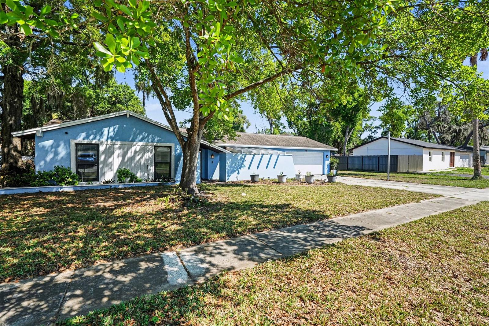 Single Family Residence in RIVERVIEW, FL - Daniel Dourado